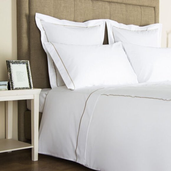 FRETTE ONE BOURDON CAL KING 4 PIECE SHEET SET PERCALE WHITE/KHAKI. - Picture 1 of 4